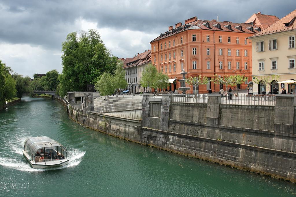 Aura Guesthouse Ljubljana Exterior photo